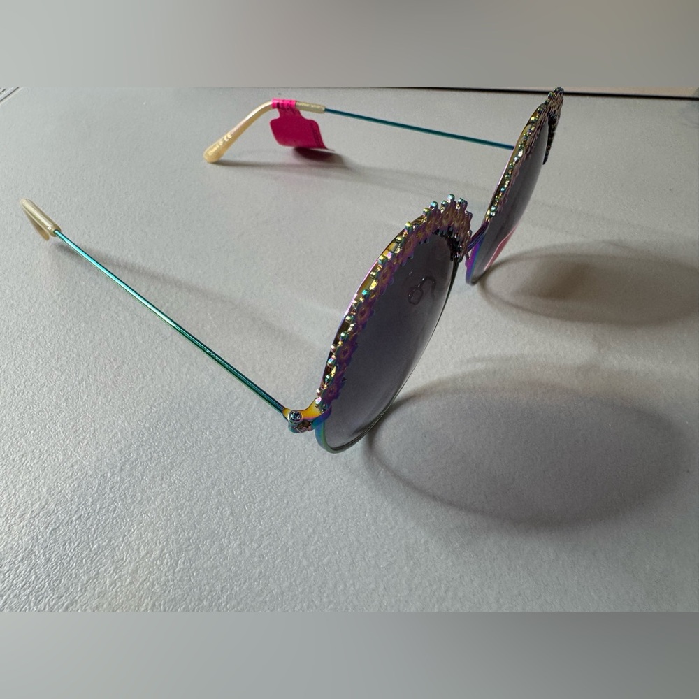 Betsey Johnson flower child round aviator Sunglasses Purple Accents floral - Picture 3 of 4